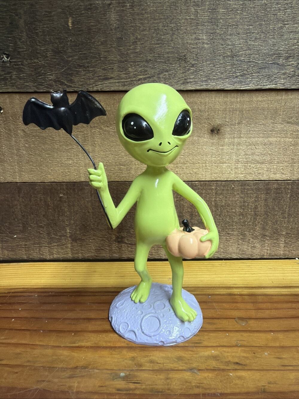 Lab No. 10.31 Resin Halloween Green Alien Flying Bat Balloon Figure Pumpkin Moon